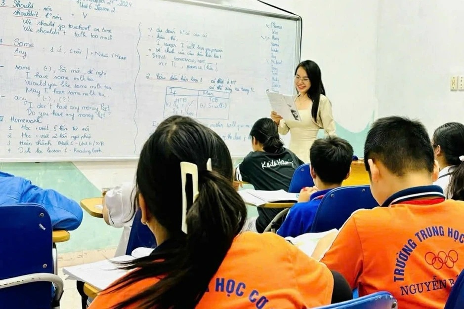 Hiểu lầm học sinh mang "phao trong suốt", cô giáo bật cười khi biết sự thật Hiểu lầm học sinh mang "phao trong suốt", cô giáo bật cười khi biết sự thật
