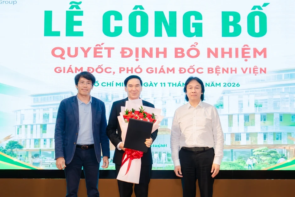Hiệu trưởng một trường đại học làm giám đốc bệnh viện Hiệu trưởng một trường đại học làm giám đốc bệnh viện