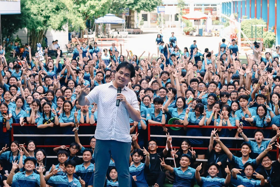 Hiệu trưởng ở TPHCM: “Coi học trò như người nhà sẽ biết cách bảo vệ các em” Hiệu trưởng ở TPHCM: “Coi học trò như người nhà sẽ biết cách bảo vệ các em”