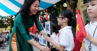 Hiệu trưởng sau sắp xếp trường phải còn 36 tháng công tác, đủ 6 tiêu chí