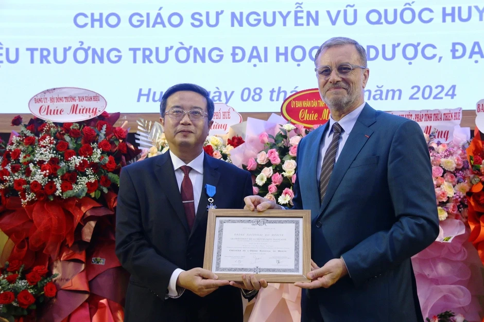 Hiệu trưởng Trường đại học Y dược Huế được giao quyền Giám đốc Đại học Huế Hiệu trưởng Trường đại học Y dược Huế được giao quyền Giám đốc Đại học Huế