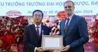 Hiệu trưởng Trường đại học Y dược Huế được giao quyền Giám đốc Đại học Huế