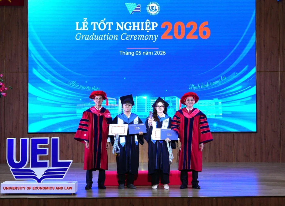 Hiệu trưởng UEL nhắn tân khoa: 'Không có nút undo cho những quyết định thiếu chuẩn xác' Hiệu trưởng UEL nhắn tân khoa: 'Không có nút undo cho những quyết định thiếu chuẩn xác'