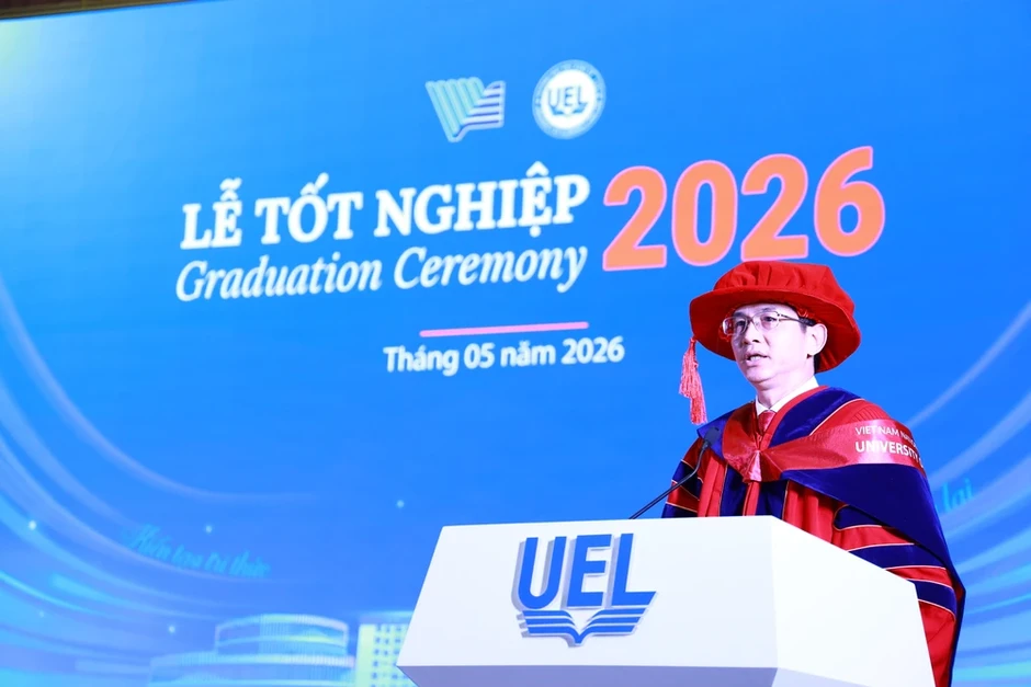 Hiệu trưởng UEL nhắn tân khoa: 'Không có nút undo cho những quyết định thiếu chuẩn xác' Hiệu trưởng UEL nhắn tân khoa: 'Không có nút undo cho những quyết định thiếu chuẩn xác'