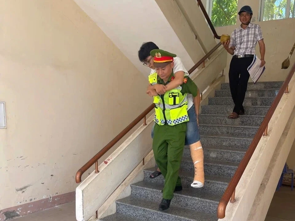 Hình ảnh đẹp tại điểm thi lớp 10 ở Nghệ An Hình ảnh đẹp tại điểm thi lớp 10 ở Nghệ An