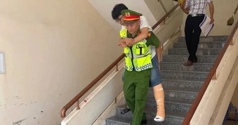Hình ảnh đẹp tại điểm thi lớp 10 ở Nghệ An
