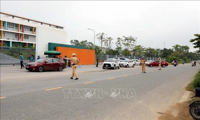 Hoàn thành kỳ thi lại tại điểm thi Trường Trung học Phổ thông Chuyên Tuyên Quang Hoàn thành kỳ thi lại tại điểm thi Trường Trung học Phổ thông Chuyên Tuyên Quang