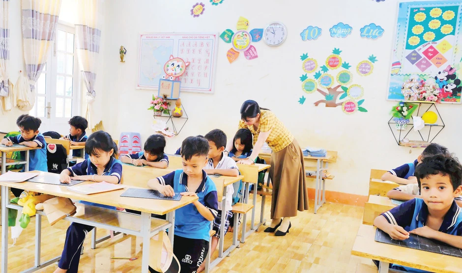 Hoàn thiện hạ tầng giáo dục vùng biên giới Hoàn thiện hạ tầng giáo dục vùng biên giới
