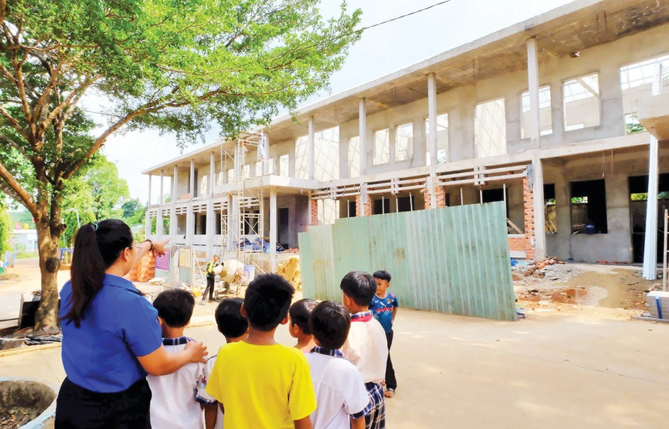 Hoàn thiện hạ tầng giáo dục vùng biên giới Hoàn thiện hạ tầng giáo dục vùng biên giới