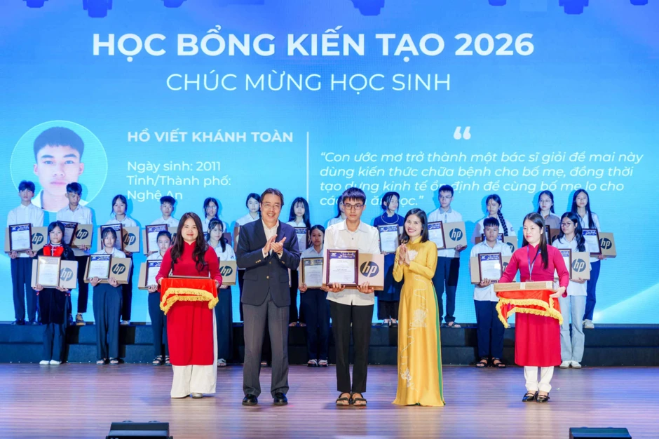 Học bổng Kiến tạo mùa 6 của Vinschool: Trao cơ hội để học sinh kiến tạo tương lai Học bổng Kiến tạo mùa 6 của Vinschool: Trao cơ hội để học sinh kiến tạo tương lai
