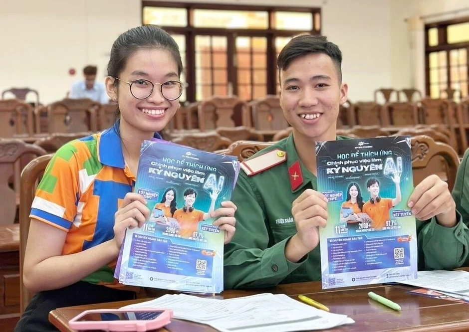 Học bổng trở thành điểm tựa của nhiều học sinh sau kỳ thi THPT Học bổng trở thành điểm tựa của nhiều học sinh sau kỳ thi THPT