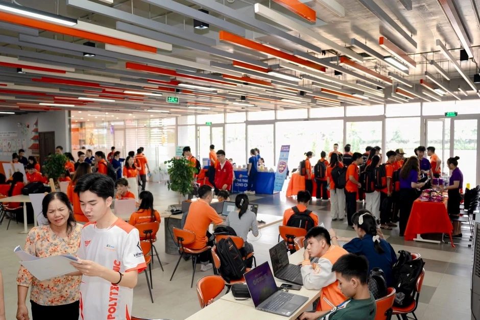 Học bổng trở thành điểm tựa của nhiều học sinh sau kỳ thi Trung học phổ thông Học bổng trở thành điểm tựa của nhiều học sinh sau kỳ thi Trung học phổ thông