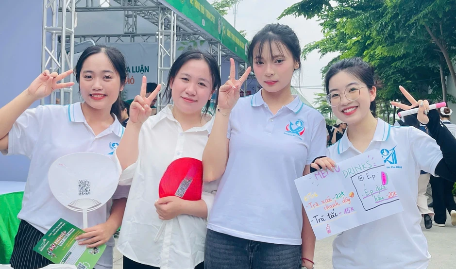 Học làm "nông dân số", lương có thể tới 60 triệu đồng/tháng Học làm "nông dân số", lương có thể tới 60 triệu đồng/tháng
