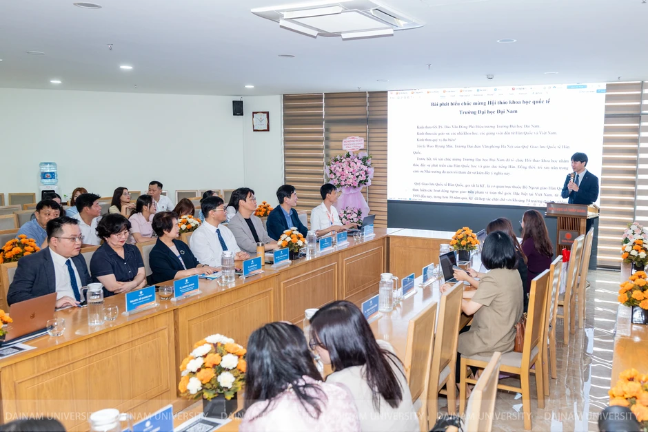 Học ngoại ngữ trong thời đại AI: Sinh viên cần gì để không bị thay thế?