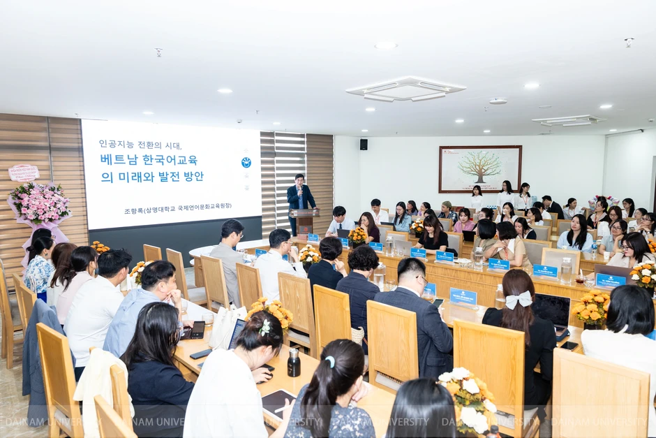 Học ngoại ngữ trong thời đại AI: Sinh viên cần gì để không bị thay thế?