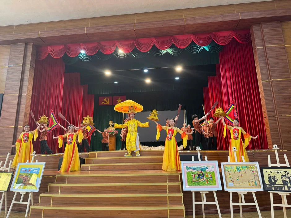 Học ngữ văn bằng cách làm game, quay phim về trò chơi dân gian Học ngữ văn bằng cách làm game, quay phim về trò chơi dân gian