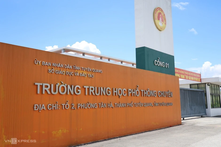 Học sinh chuyên Tuyên Quang được xét tuyển đại học thế nào? Học sinh chuyên Tuyên Quang được xét tuyển đại học thế nào?