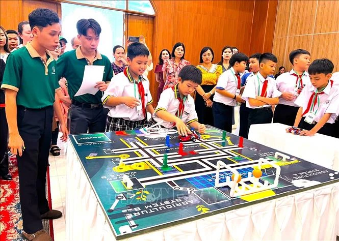 Học sinh có thể học Tiếng Anh bắt buộc từ lớp 1