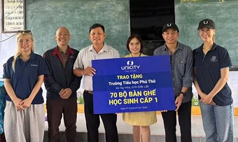 Học sinh Đăk Lăk nhận học bổng, trang thiết bị từ Unicity Việt Nam