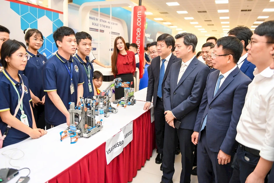 Học sinh giành nhiều giải thưởng tại vòng chung kết quốc gia STEM, AI và Robotics Học sinh giành nhiều giải thưởng tại vòng chung kết quốc gia STEM, AI và Robotics