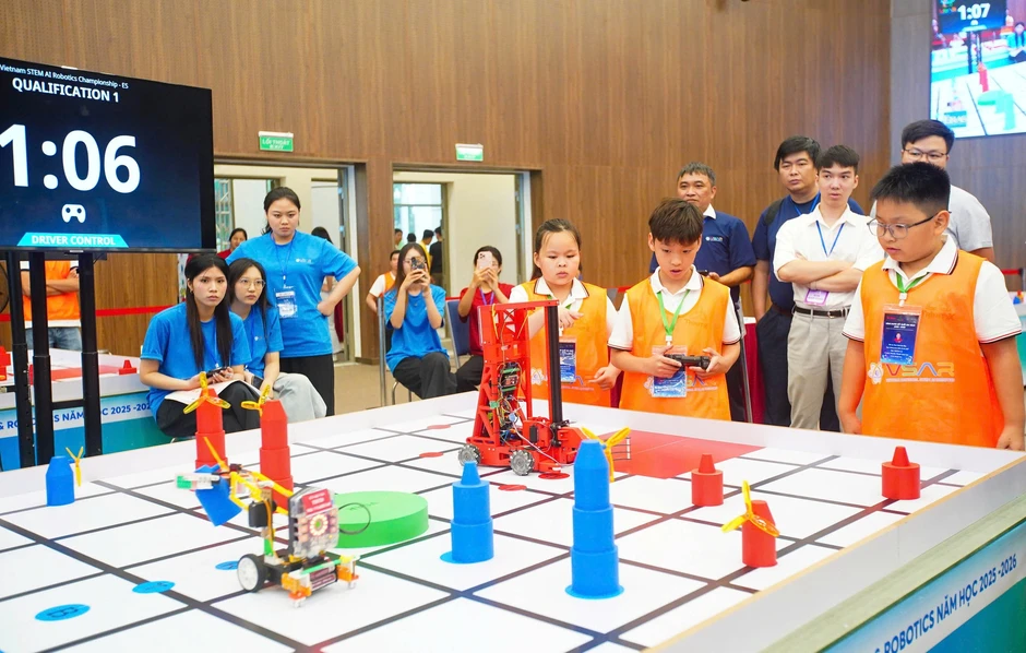 Học sinh giành nhiều giải thưởng tại vòng chung kết quốc gia STEM, AI và Robotics Học sinh giành nhiều giải thưởng tại vòng chung kết quốc gia STEM, AI và Robotics