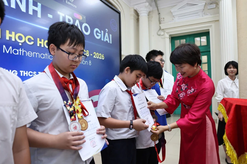 Học sinh Hà Nội đạt điểm tuyệt đối Cuộc thi Toán học AMC Học sinh Hà Nội đạt điểm tuyệt đối Cuộc thi Toán học AMC