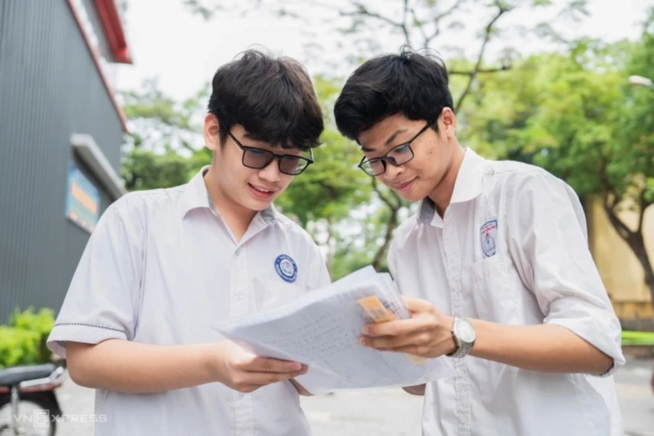 Học sinh Hà Nội tính được tỷ lệ chọi trước khi chốt nguyện vọng lớp 10 Học sinh Hà Nội tính được tỷ lệ chọi trước khi chốt nguyện vọng lớp 10