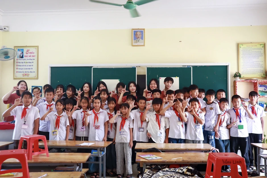 Học sinh Hà Nội xây thư viện, dạy kỹ năng sống cho trẻ em vùng cao Lạng Sơn