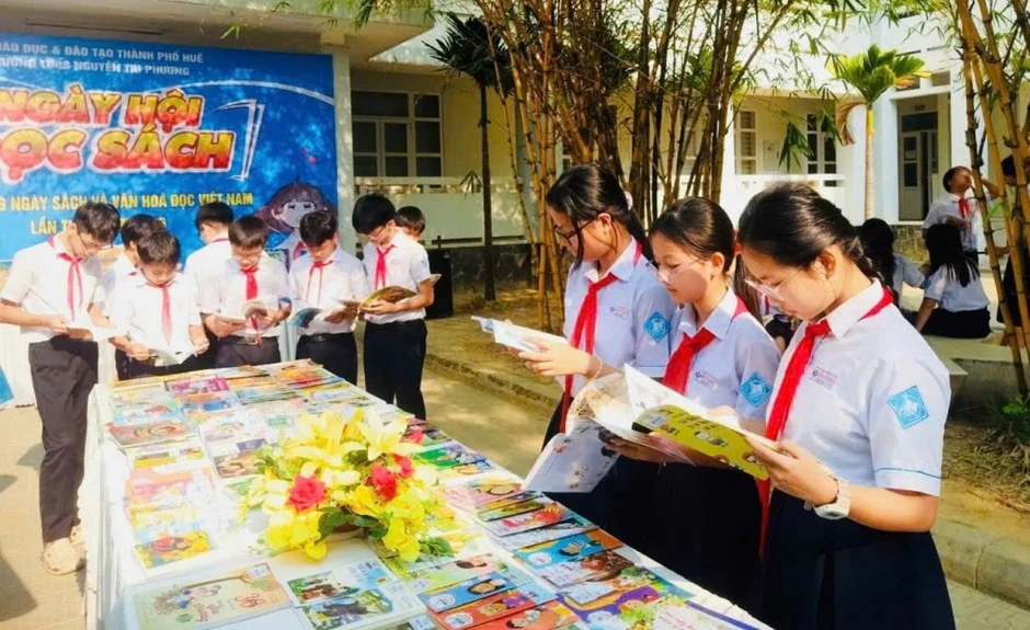 Học sinh Huế được mượn sách giáo khoa miễn phí Học sinh Huế được mượn sách giáo khoa miễn phí