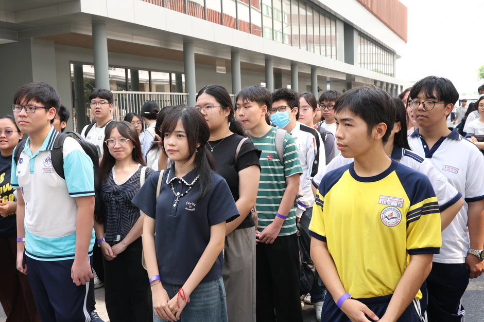 Học sinh lớp 12 băn khoăn: “Gia cảnh khó khăn có nên học y?” Học sinh lớp 12 băn khoăn: “Gia cảnh khó khăn có nên học y?”