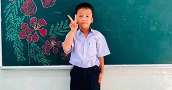 Học sinh lớp 3 nhanh trí giúp bạn lớp 5 thoát đuối nước