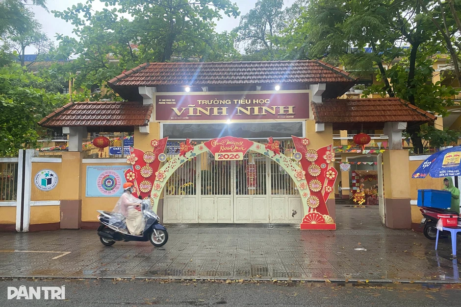 Học sinh lớp 4 nghi bị cô giáo dùng thước đánh chấn thương tay vì quên vở Học sinh lớp 4 nghi bị cô giáo dùng thước đánh chấn thương tay vì quên vở