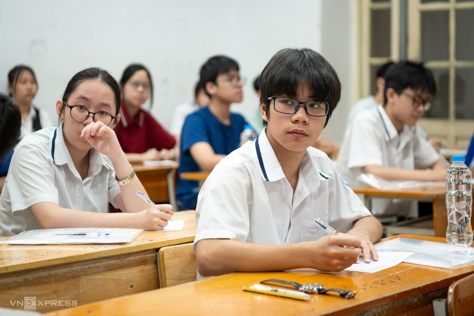 Học sinh lớp 6-12 có thể thi giữa kỳ, cuối kỳ trên máy tính