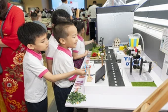 Học sinh tiểu học, THCS ứng dụng AI giải bài toán năng lượng