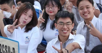Học sinh TPHCM tăng kỷ lục, chạm mốc hơn 2,6 triệu em