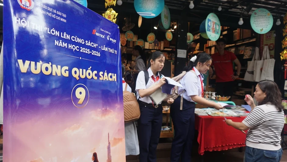 Học sinh TP.HCM trải nghiệm 16 'vương quốc sách' tại hội thi Lớn lên cùng sách Học sinh TP.HCM trải nghiệm 16 'vương quốc sách' tại hội thi Lớn lên cùng sách