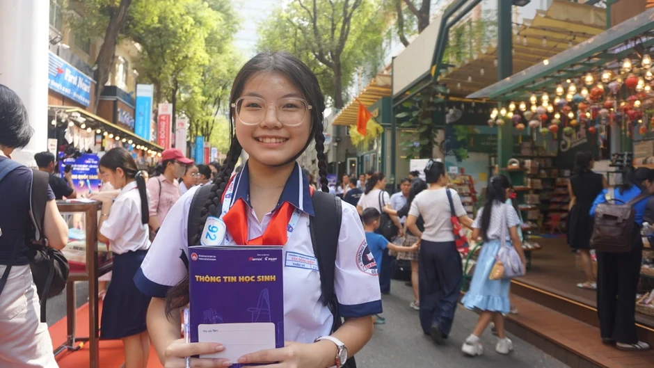Học sinh TP.HCM trải nghiệm 16 'vương quốc sách' tại hội thi Lớn lên cùng sách Học sinh TP.HCM trải nghiệm 16 'vương quốc sách' tại hội thi Lớn lên cùng sách