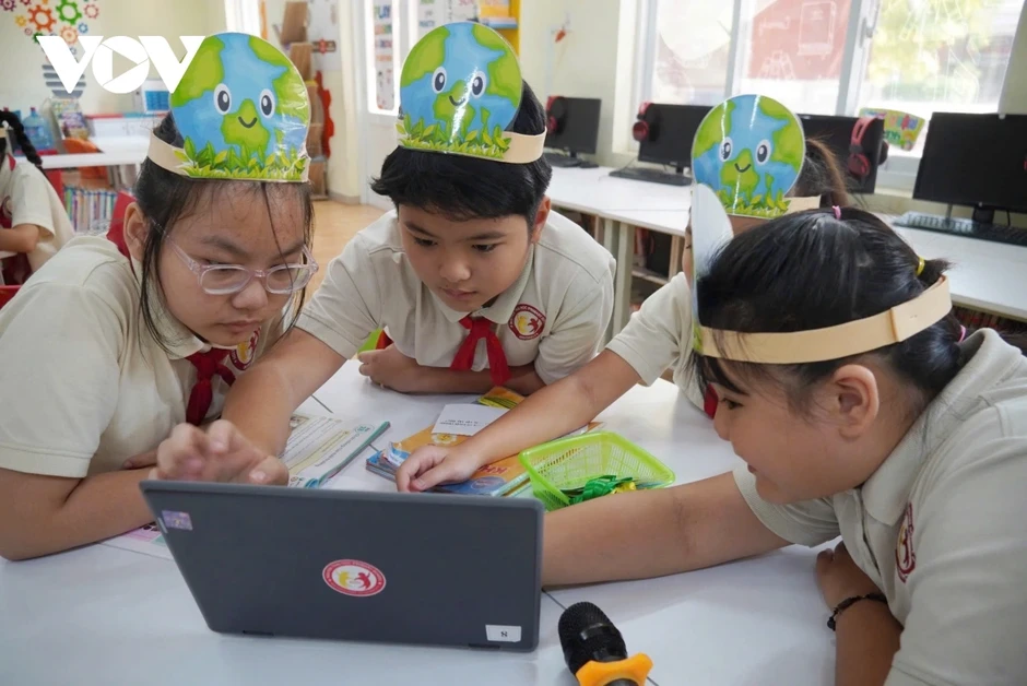 Học sinh TP.HCM tự tạo chatbot, học bằng AI Học sinh TP.HCM tự tạo chatbot, học bằng AI