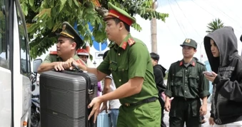 Học sinh từ đặc khu vào đất liền thi tốt nghiệp THPT được ăn, nghỉ miễn phí