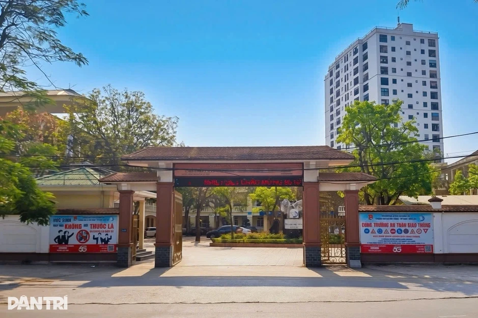 Học sinh vào lớp 10 dự kiến tăng đột biến, Sở nêu giải pháp "hạ nhiệt"
