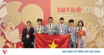 Học sinh Việt Nam đoạt 2 huy chương Vàng Olympic Hóa học Quốc tế