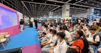 Học sinh Việt Nam ghi dấu ấn tại sân chơi Robotics khu vực