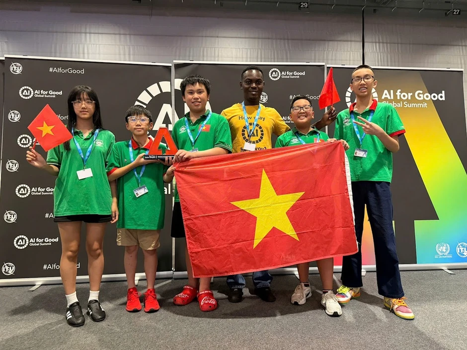 Học sinh Việt Nam giành hai giải nhì tại chung kết Robotics toàn cầu 2026 Học sinh Việt Nam giành hai giải nhì tại chung kết Robotics toàn cầu 2026