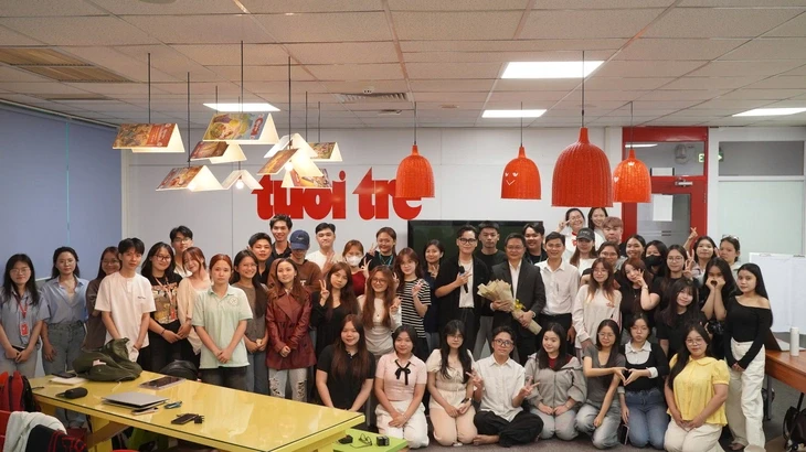 Học tại báo Tuổi Trẻ, sinh viên Văn Lang 'chạm nghề' qua buổi phỏng vấn bác sĩ Lê Thanh Phong Học tại báo Tuổi Trẻ, sinh viên Văn Lang 'chạm nghề' qua buổi phỏng vấn bác sĩ Lê Thanh Phong