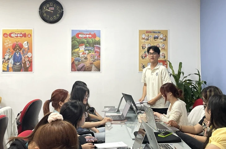 Học tại báo Tuổi Trẻ, sinh viên Văn Lang 'chạm nghề' qua buổi phỏng vấn bác sĩ Lê Thanh Phong Học tại báo Tuổi Trẻ, sinh viên Văn Lang 'chạm nghề' qua buổi phỏng vấn bác sĩ Lê Thanh Phong