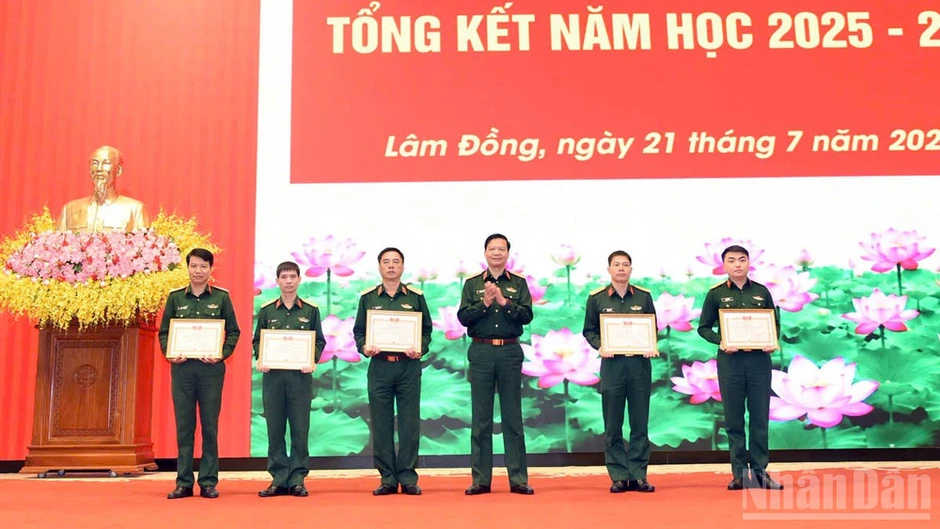 Học viện Lục quân tiếp tục đổi mới, nâng cao chất lượng toàn diện Học viện Lục quân tiếp tục đổi mới, nâng cao chất lượng toàn diện