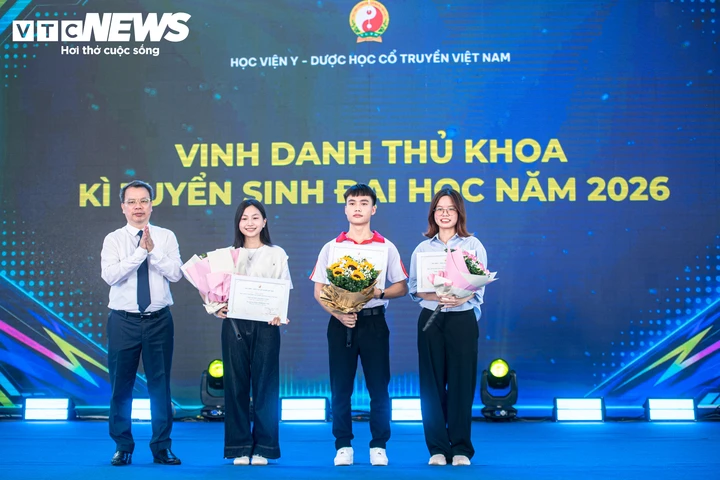 Học viện Y - Dược học cổ truyền Việt Nam chào đón gần 1.300 tân sinh viên