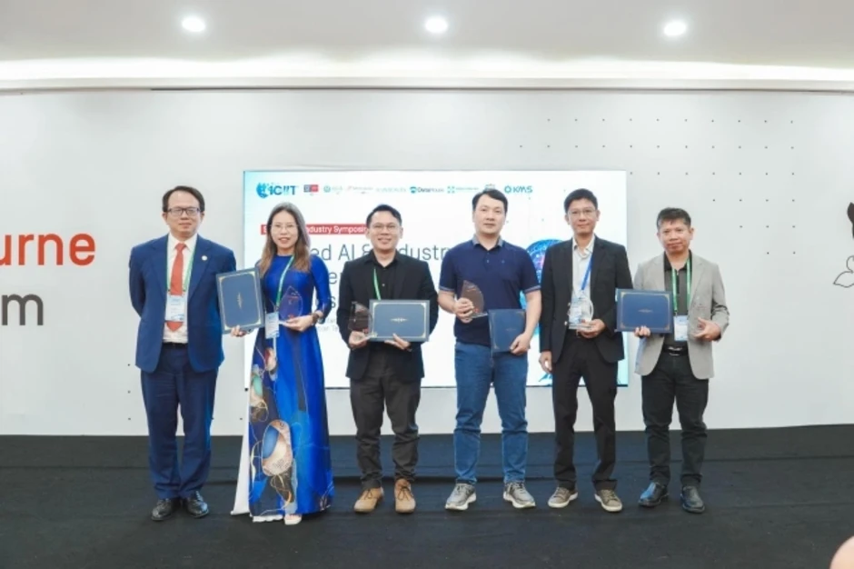 Hội thảo Swin-AIIS chia sẻ cách ứng dụng AI trong vận hành doanh nghiệp Hội thảo Swin-AIIS chia sẻ cách ứng dụng AI trong vận hành doanh nghiệp