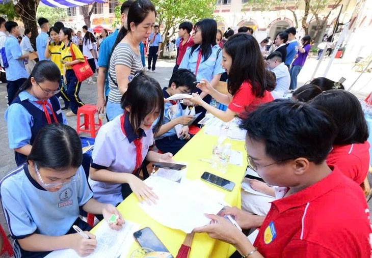 Hôm nay ngày hội Tự tin vào lớp 10 gặp học sinh khu vực Bà Rịa - Vũng Tàu Hôm nay ngày hội Tự tin vào lớp 10 gặp học sinh khu vực Bà Rịa - Vũng Tàu