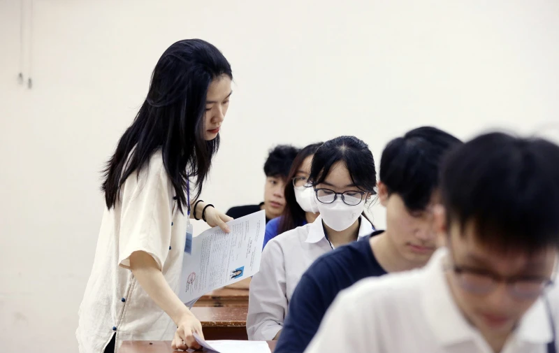 Hơn 1 triệu thí sinh đăng ký dự thi tốt nghiệp THPT trực tuyến Hơn 1 triệu thí sinh đăng ký dự thi tốt nghiệp THPT trực tuyến
